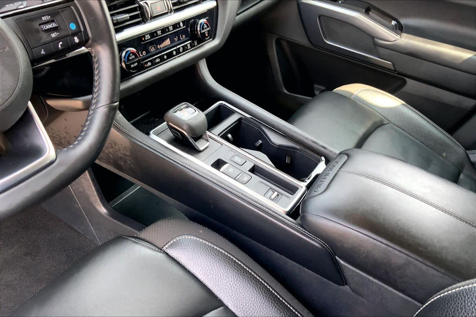 Used 2025 Brilliant Silver Metallic Nissan SL image 16