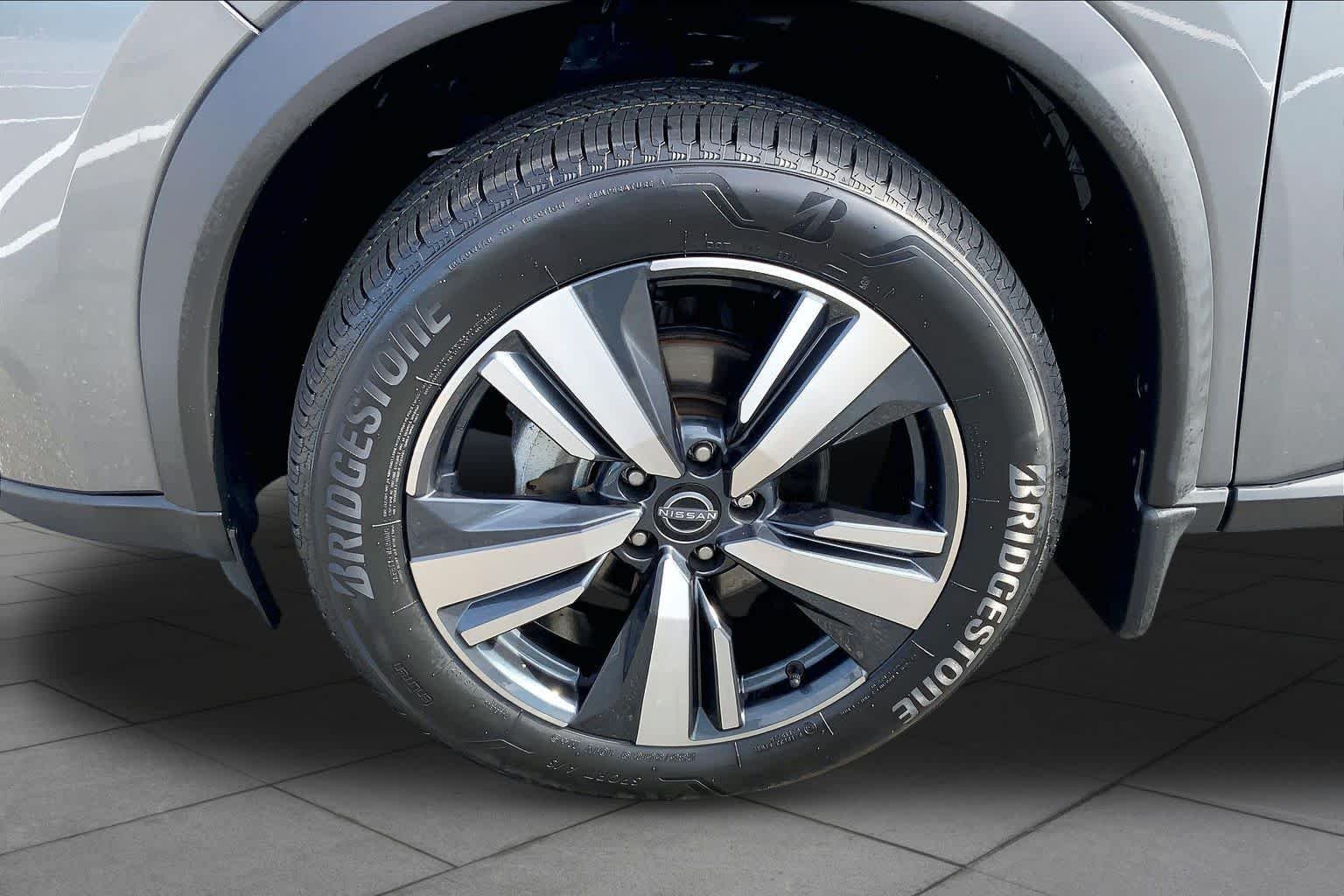Used 2024 Gun Metallic Nissan SL image 10