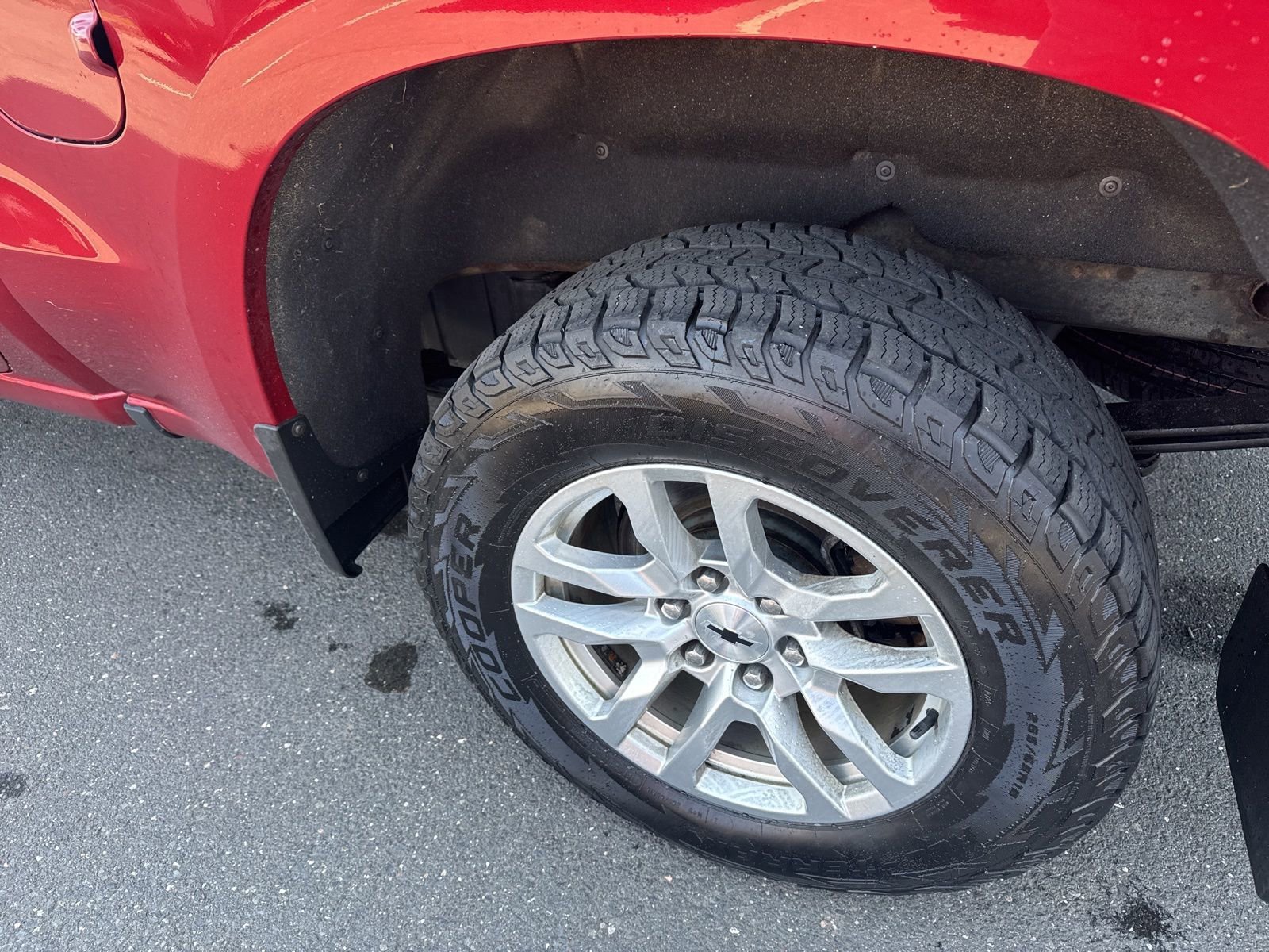 Used 2019 CAJUN RED TINTCOAT Chevrolet RST image 27