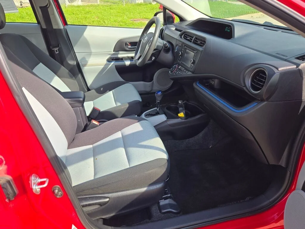 Used 2013 Red Toyota Three image 5