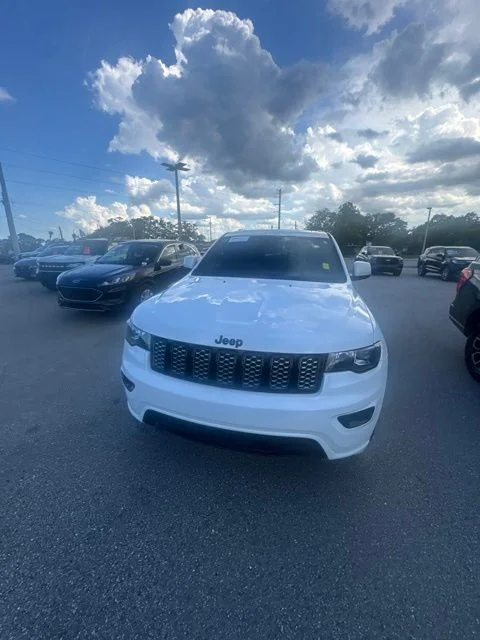 Used 2020 White/off-white Jeep Altitude image 2