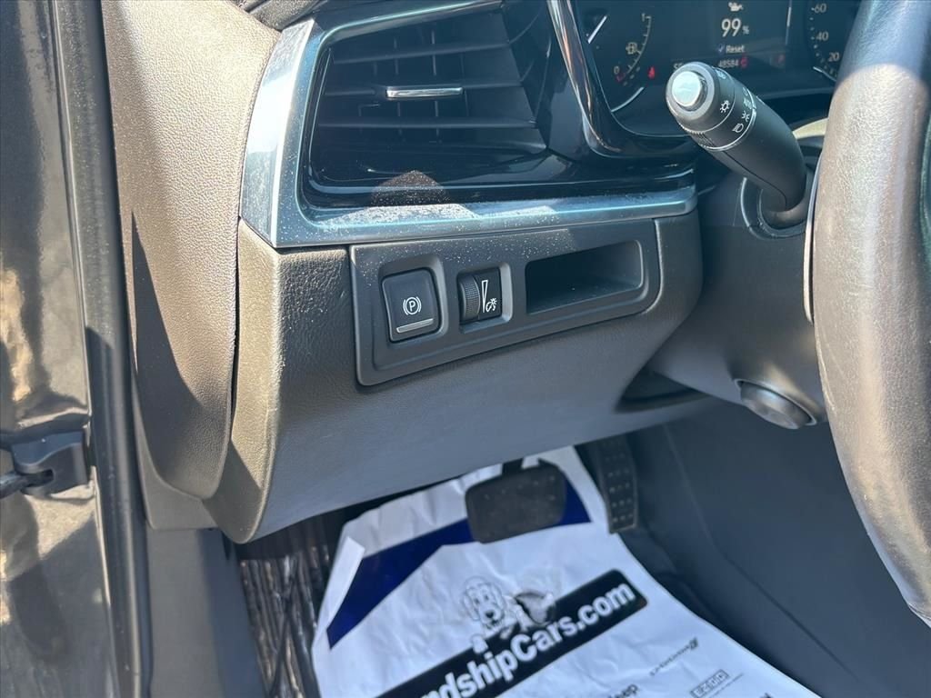 Used 2023 Green Cadillac Premium Luxury image 9