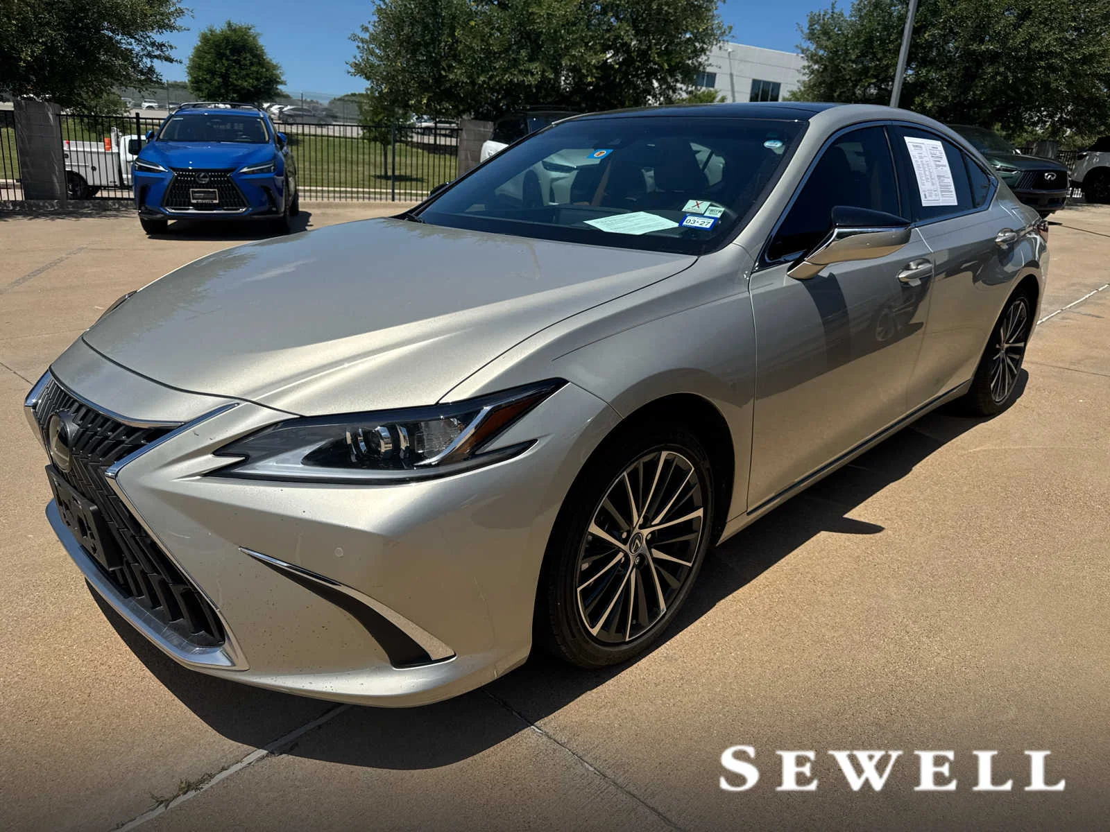 2023 Lexus ES 350 350's photo