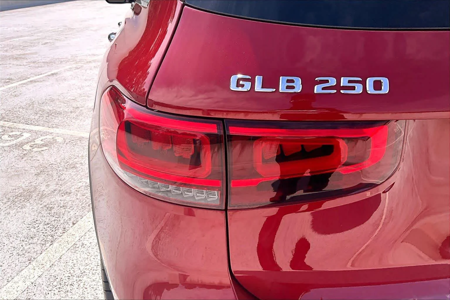 Used 2022 MANUFAKTUR Patagonia Red Metallic Mercedes-Benz GLB 250 image 29