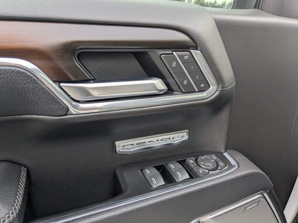 Used 2025 White Frost Tricoat GMC Denali image 12