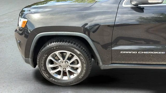 Used 2015  Jeep Limited image 37