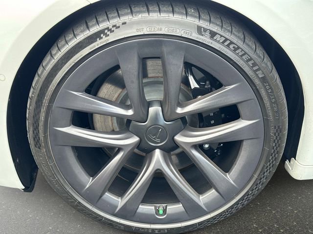 Used 2021 White Tesla Plaid image 9