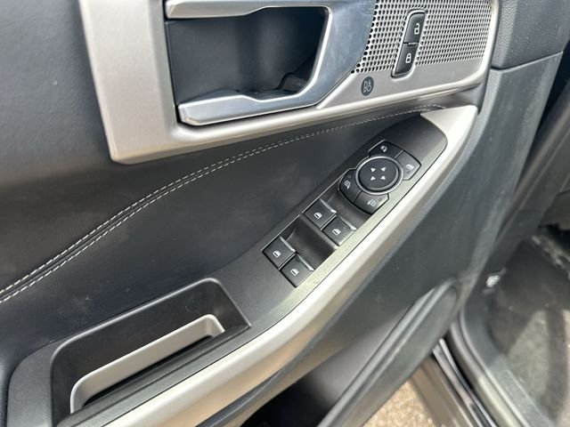 Used 2024 Black Ford XLT image 17