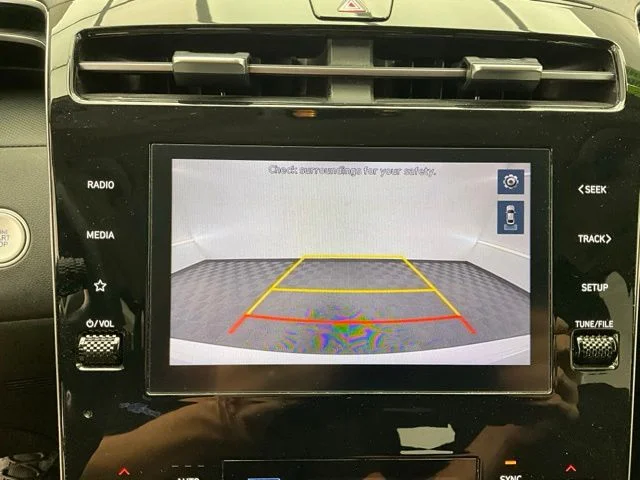 Used 2024 White Hyundai SEL image 3