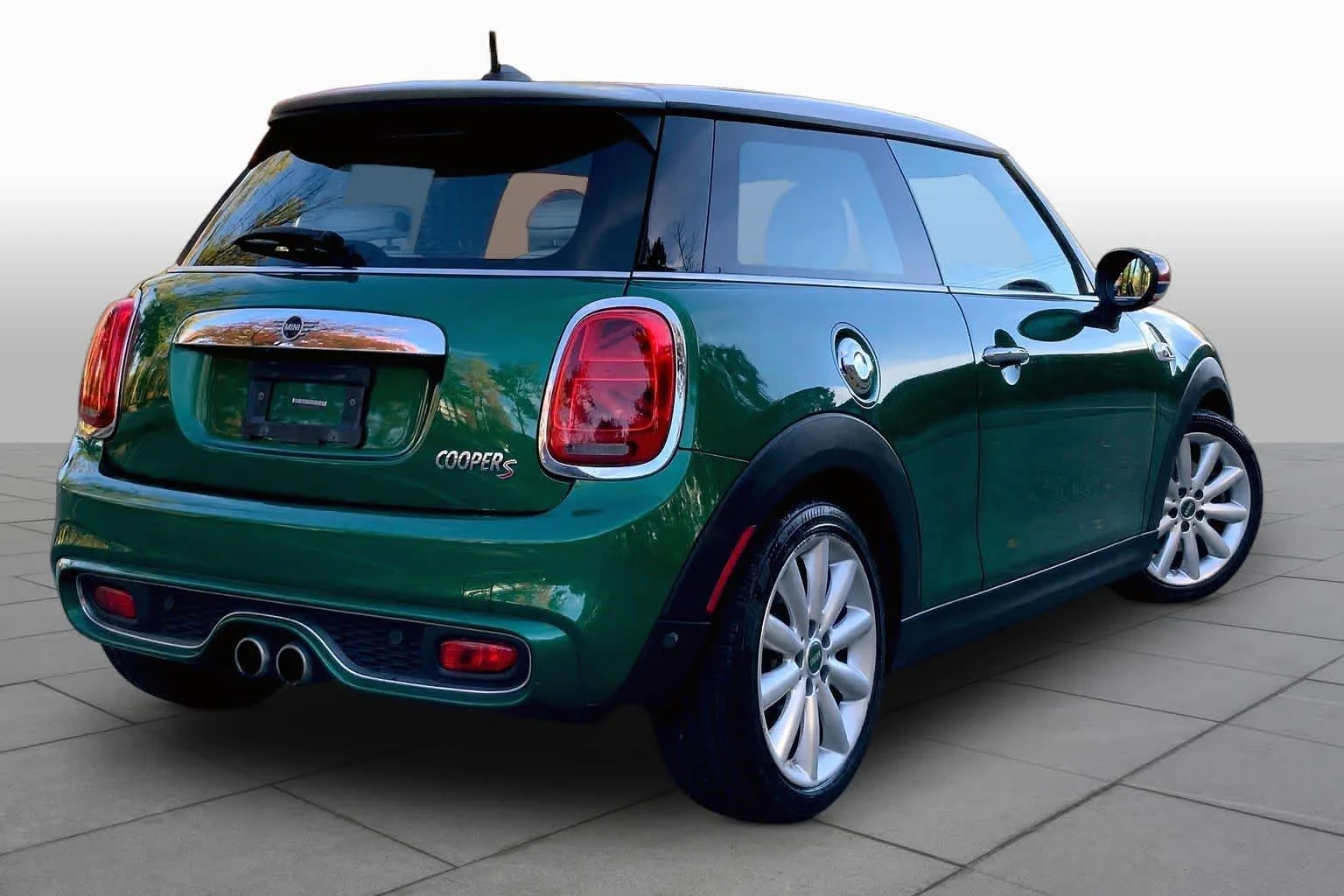 Used 2020 British Racing Green IV Metallic MINI Cooper S image 12