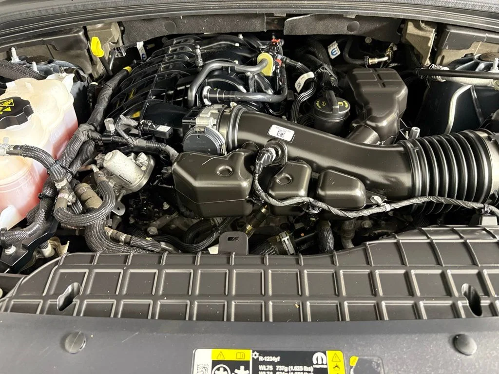 Used 2023 Black Jeep Altitude image 39