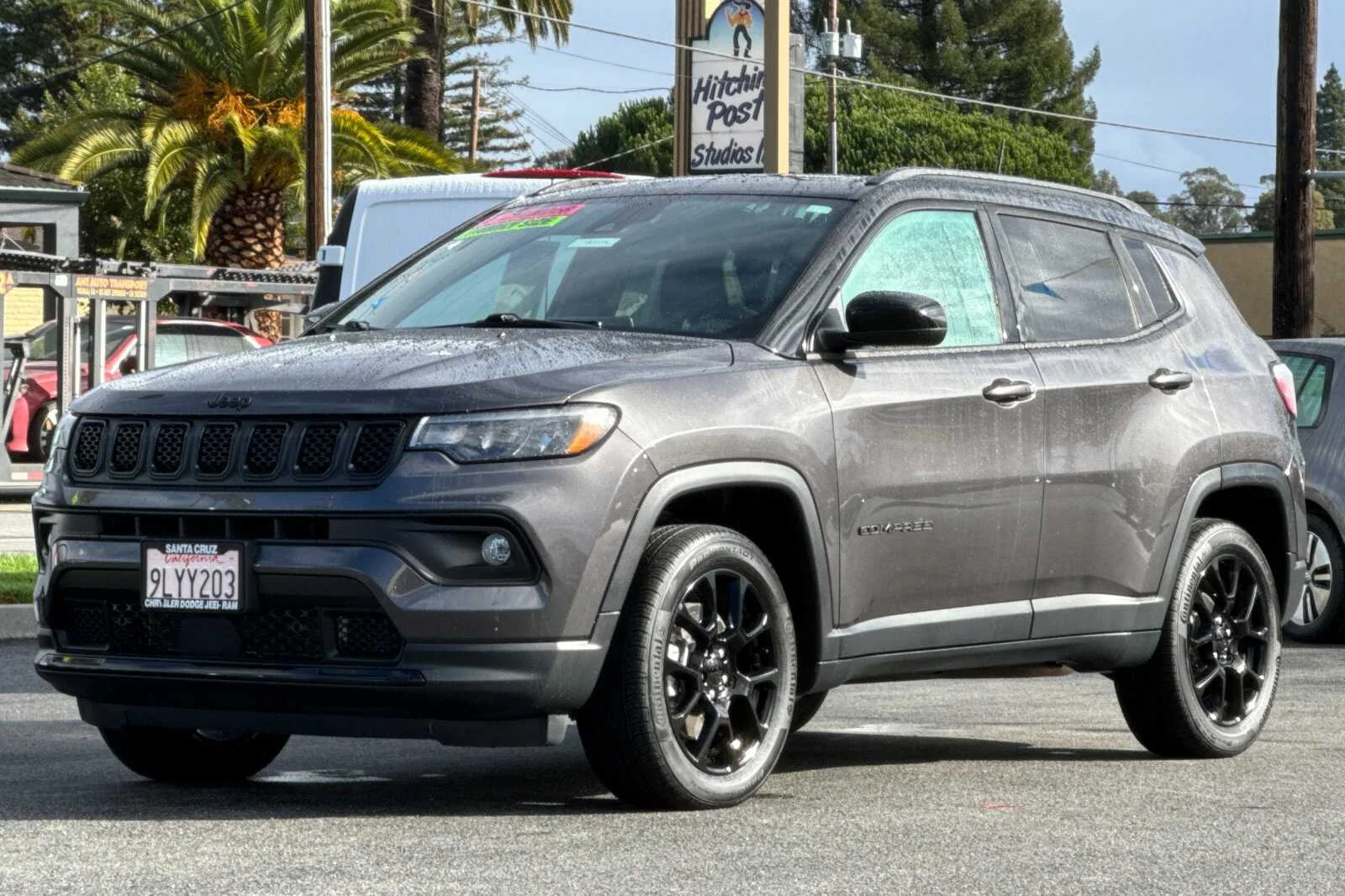 Used 2023 Gray Jeep Latitude image 8