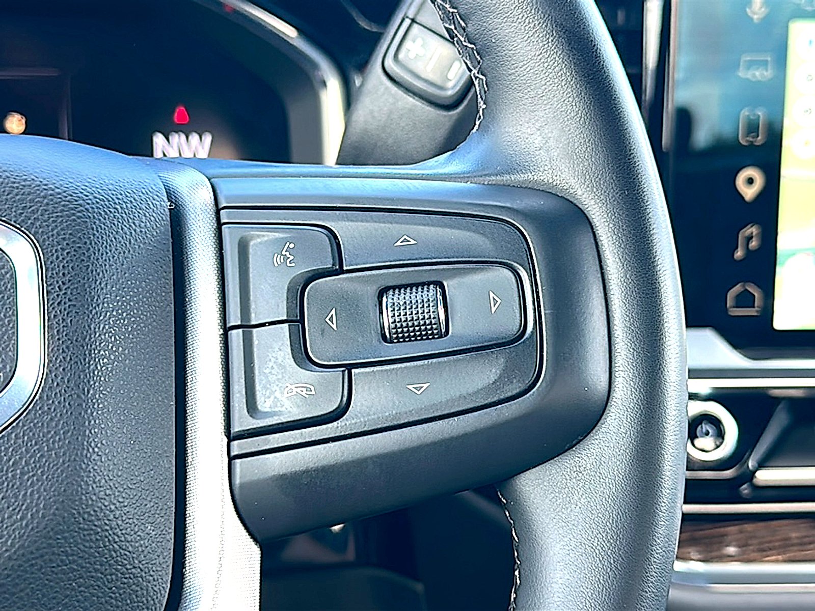 Used 2025 Titanium Rush Metallic GMC Elevation image 29