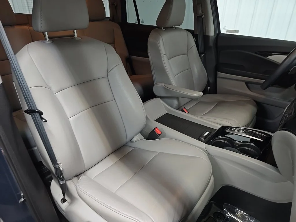 Used 2018 Steel Sapphire Metallic Honda Touring image 15