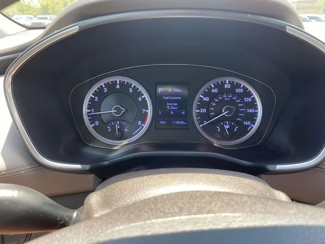 Used 2019 Black Hyundai SE image 14
