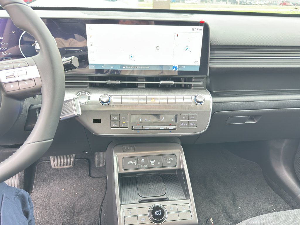 Used 2025 Cyber Gray Metallic Hyundai SEL Convenience image 18
