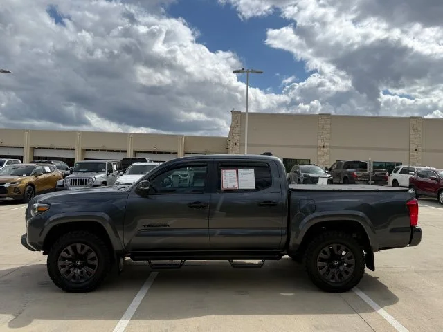 Certified Used 2022 MAGNETIC GRAY MET. Toyota Limited image 4