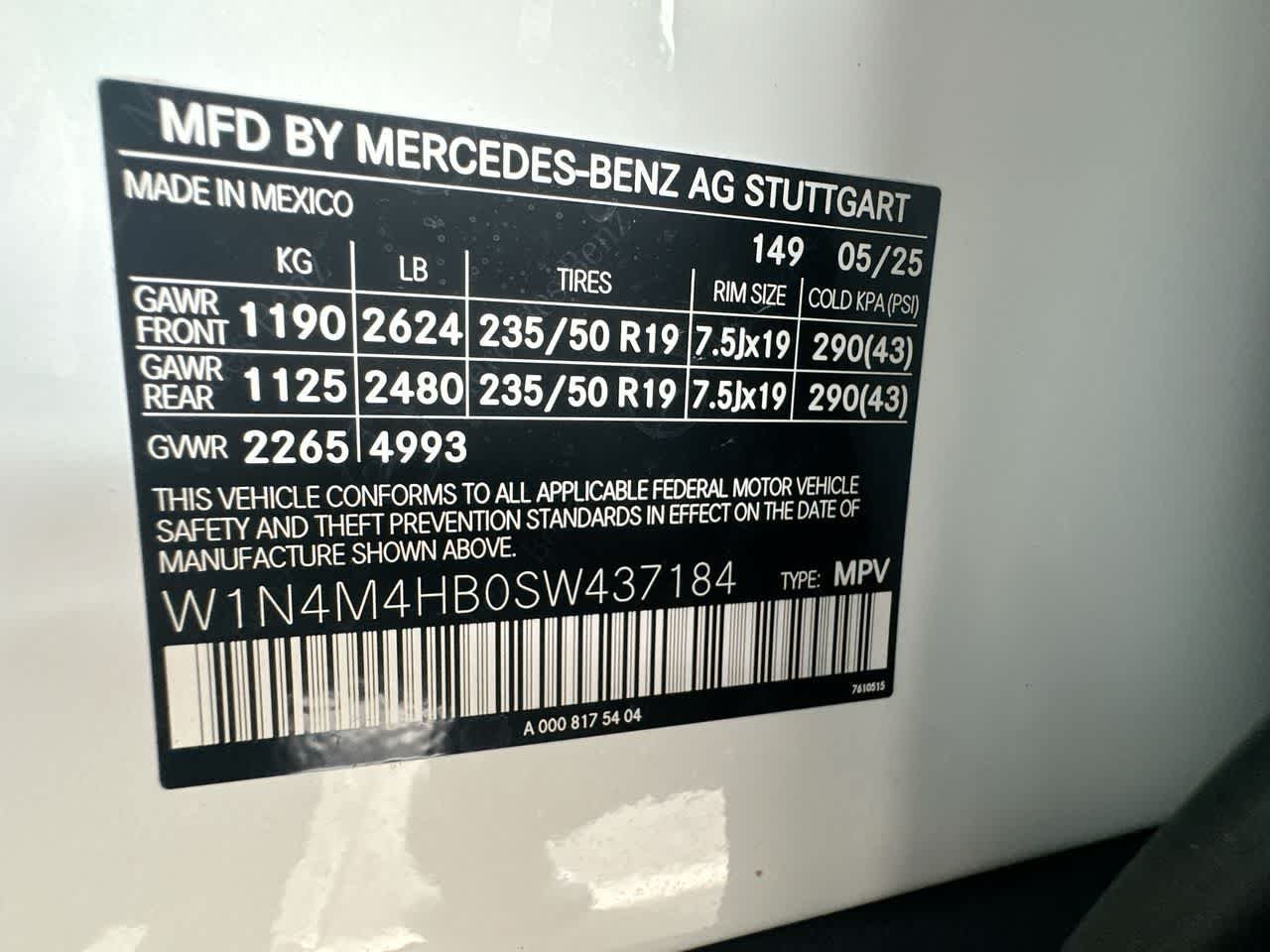 Used 2025 Polar White Mercedes-Benz GLB 250 image 29
