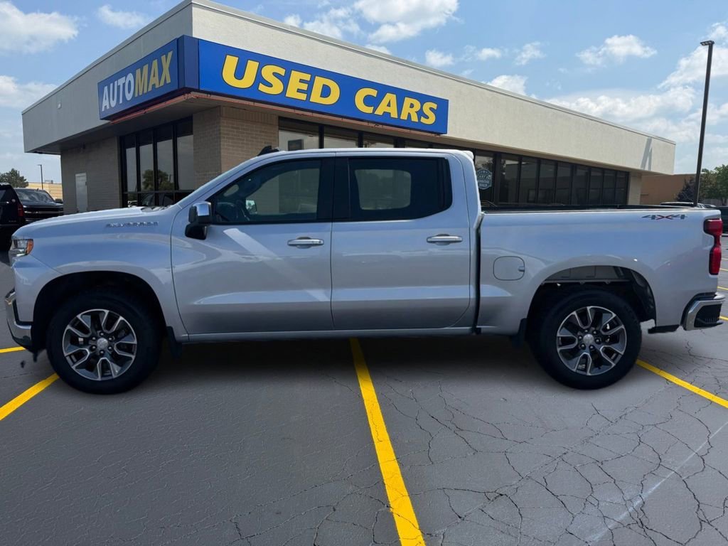 Used 2022 Silver Ice Metallic Chevrolet LT image 8