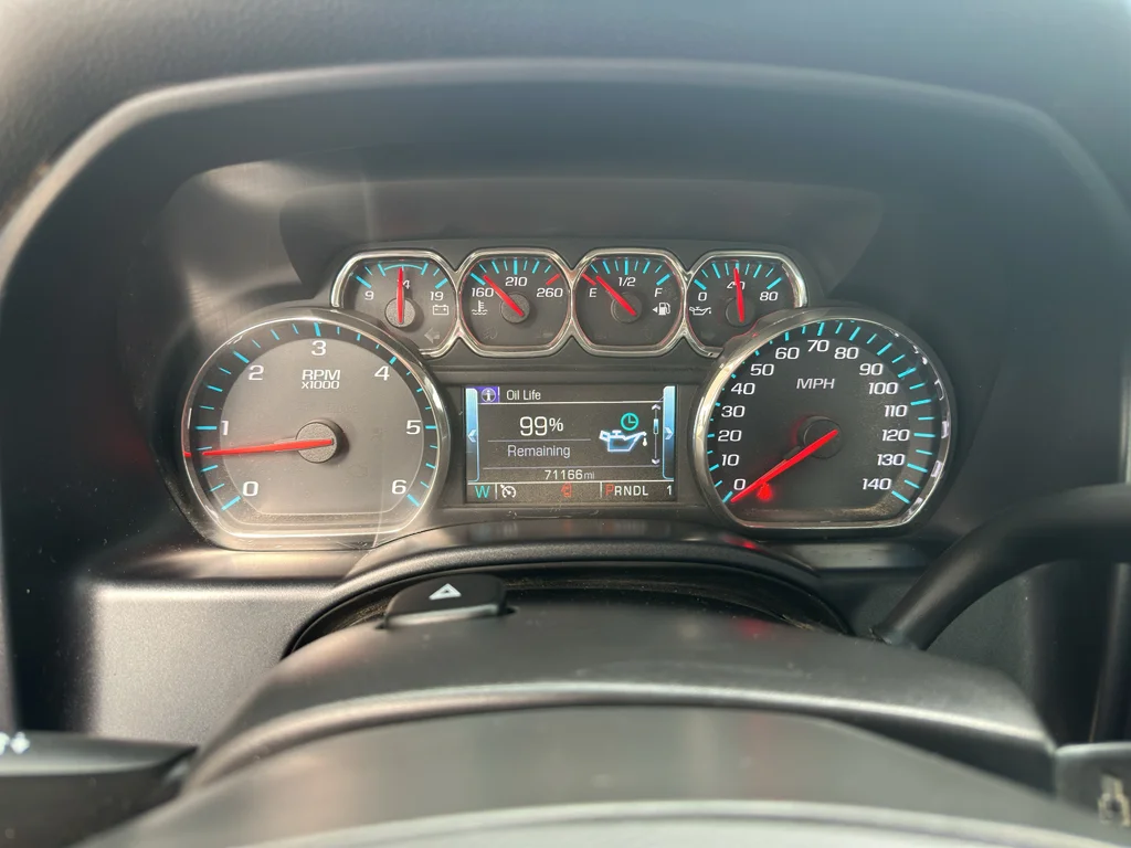 Used 2018 Summit White Chevrolet LT image 8