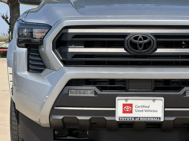 2025 Toyota Tacoma SR5 - Photo 7