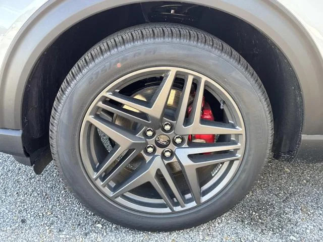 New 2027 Avalanche Gray Ford ST-Line image 15