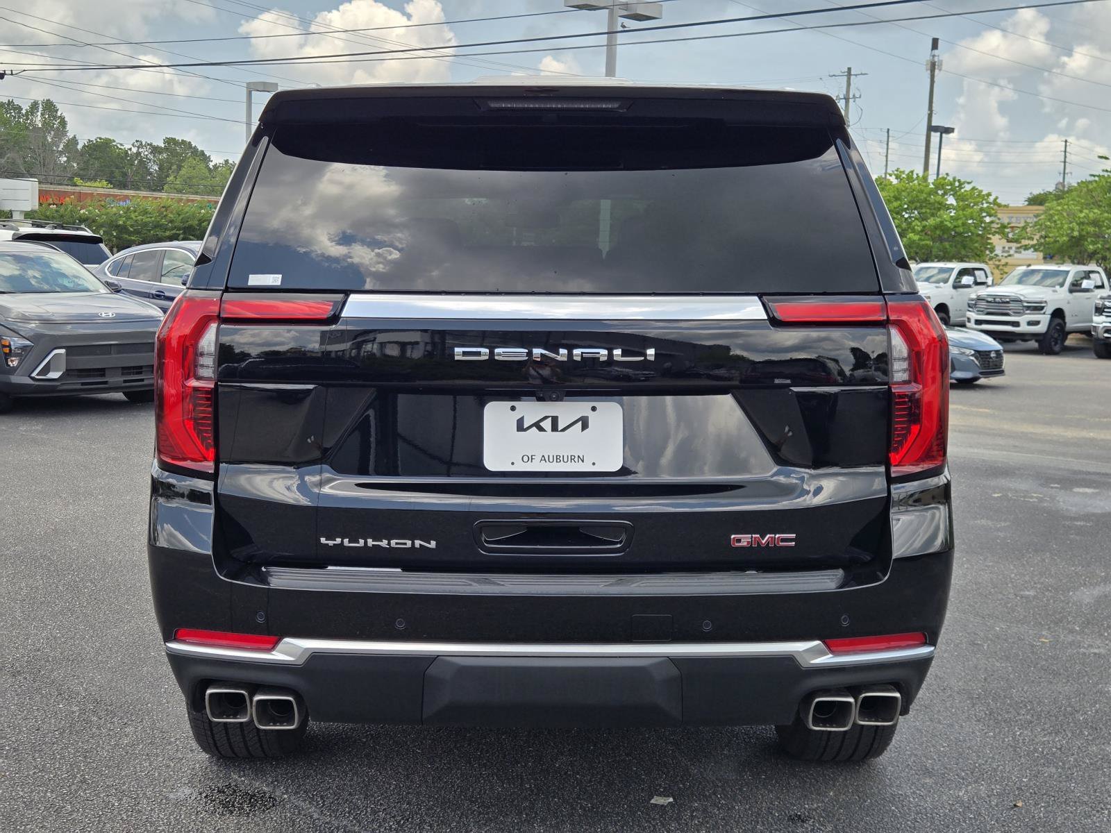 Used 2026 NOIR ONYX GMC Denali image 8