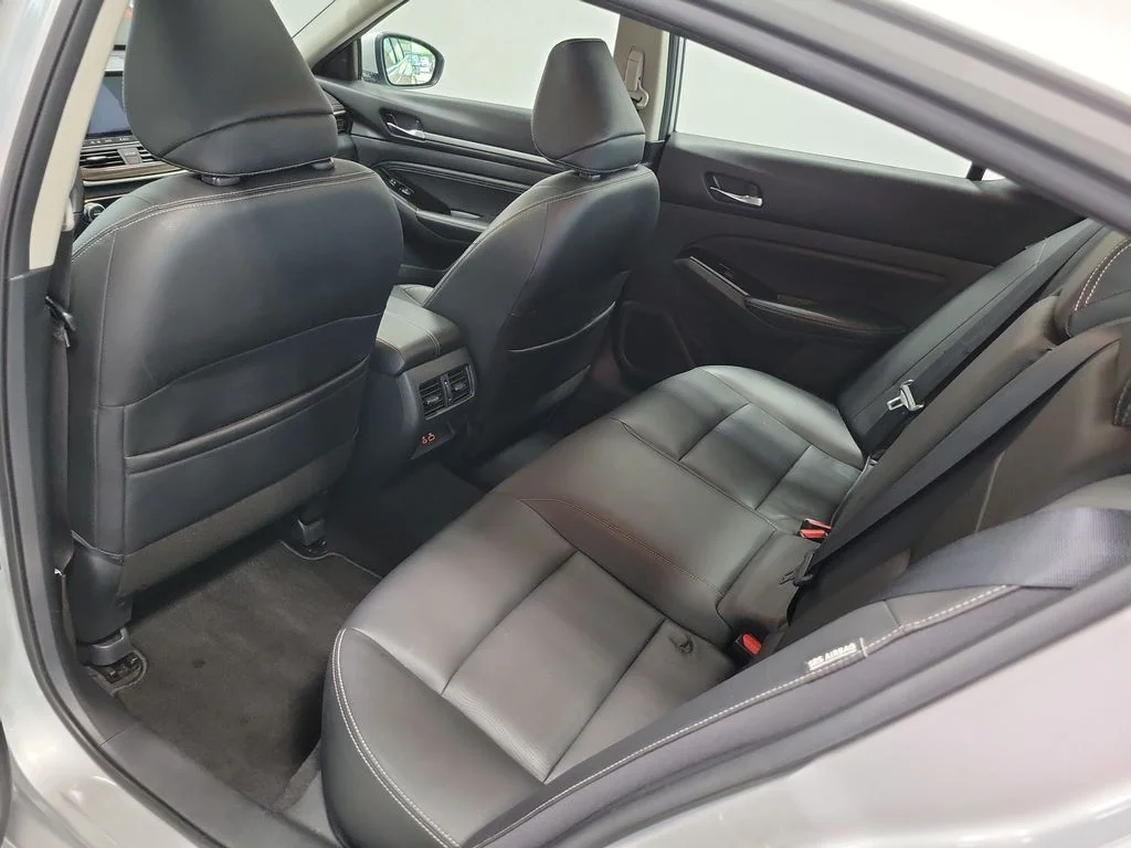 Used 2020 Silver Nissan 2.5 SL image 23