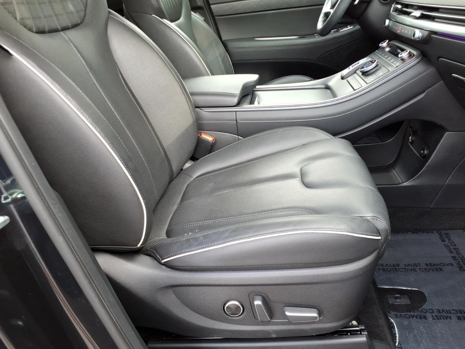Used 2024 Moonlight Cloud Hyundai Limited image 19