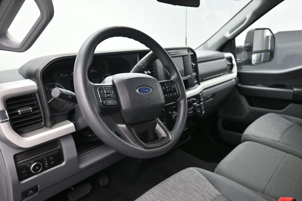 Used 2025 White Ford XLT image 19