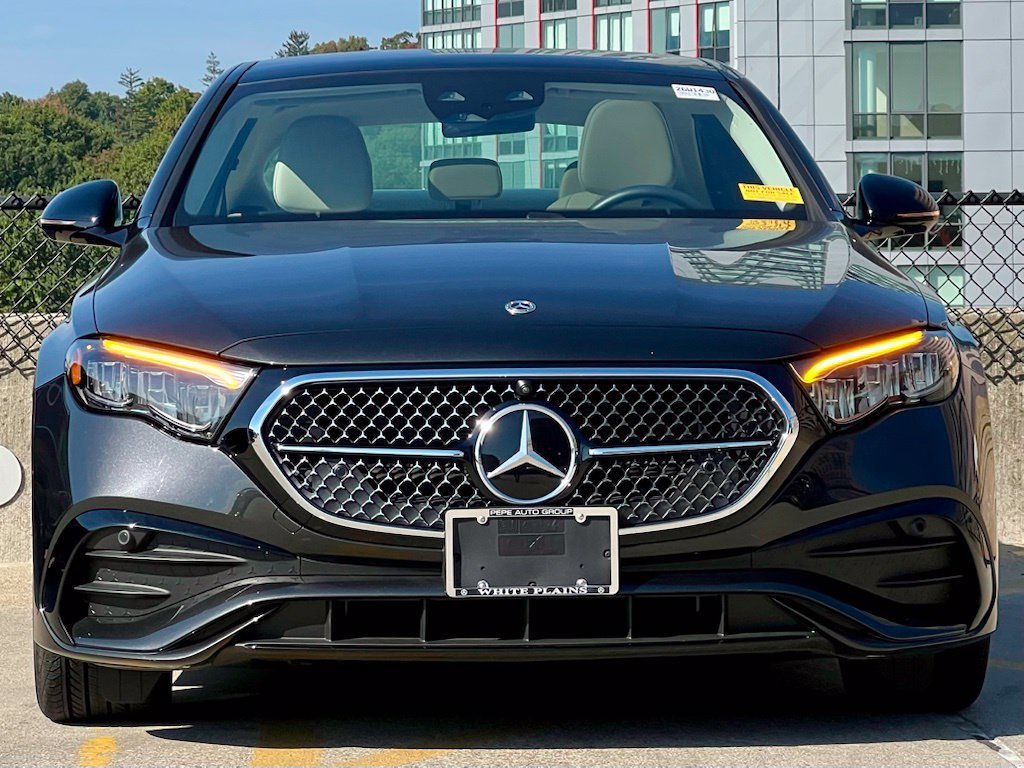 Certified Used 2026  Mercedes-Benz E 350 image 3