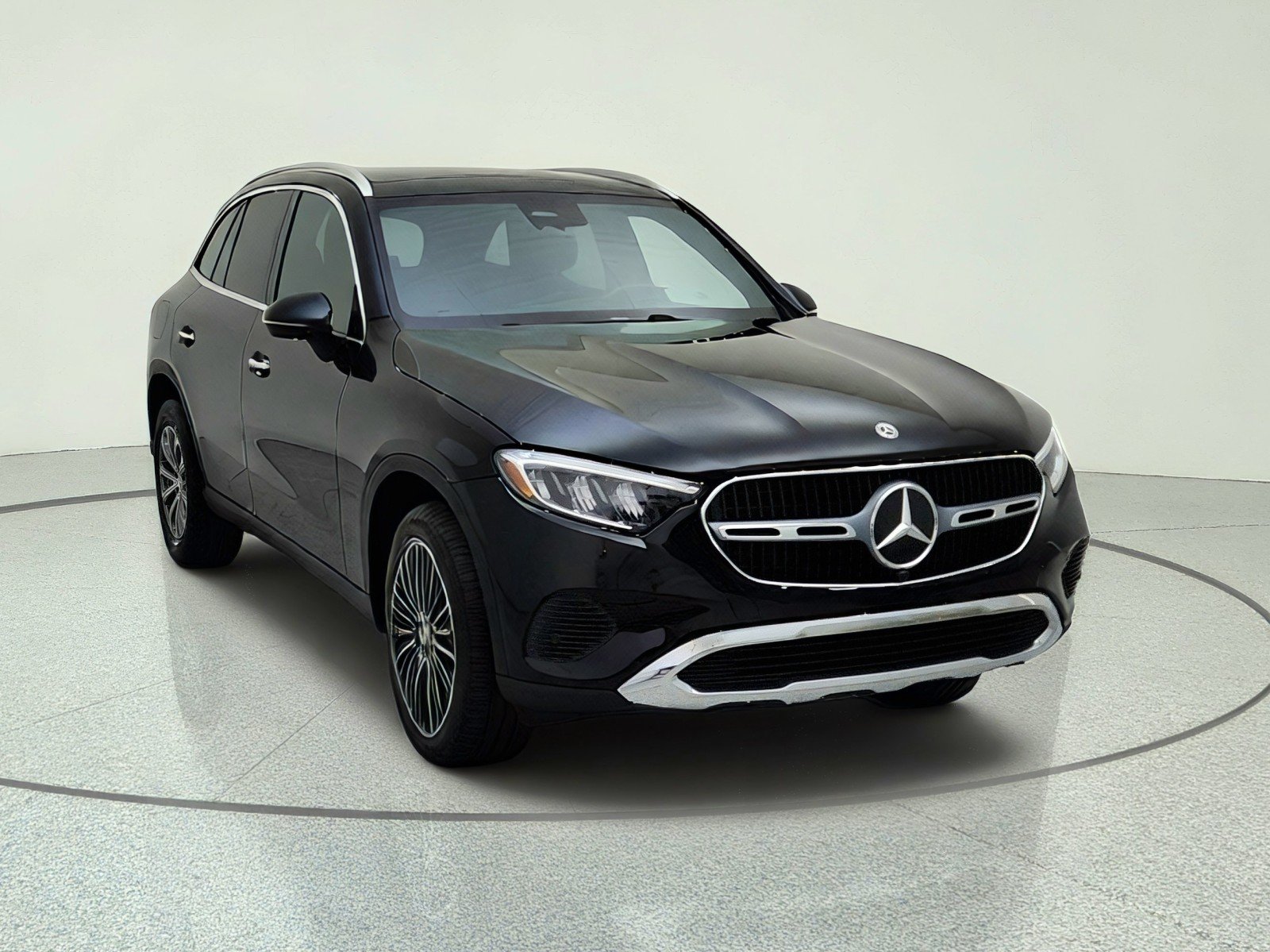 Certified Used 2026 Black Mercedes-Benz GLC 300 image 4
