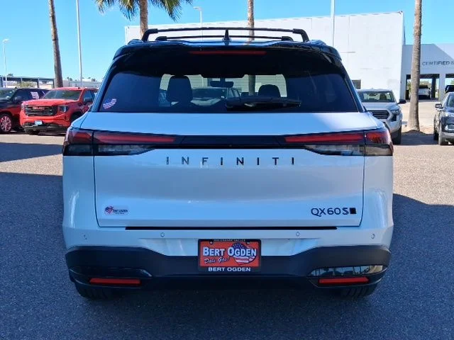 New 2026 2T RAD WHT INFINITI Sport AWD image 5
