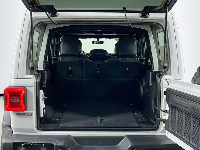 Used 2018 White Jeep Unlimited Rubicon image 26