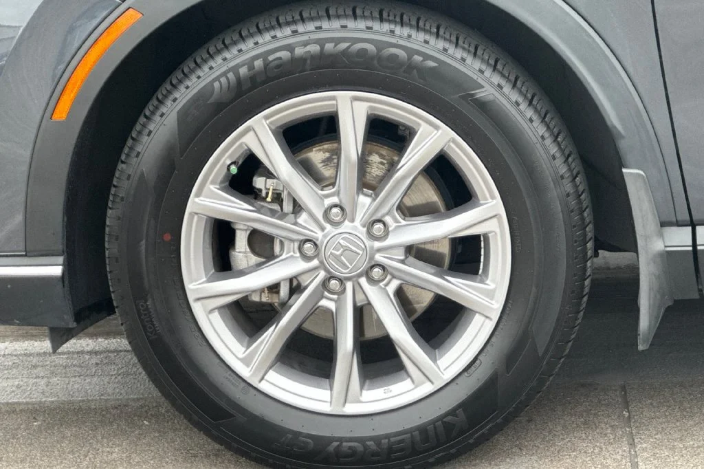 Used 2024 Gray Metallic Honda EX-L image 33