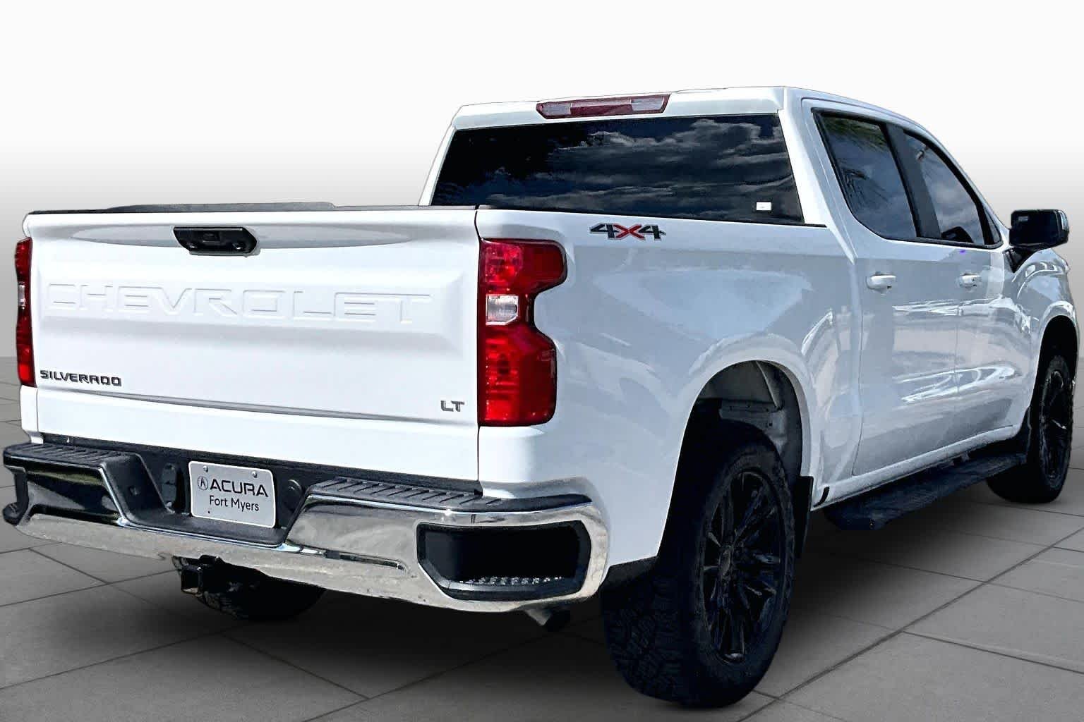 Used 2023 Summit White Chevrolet LT image 13