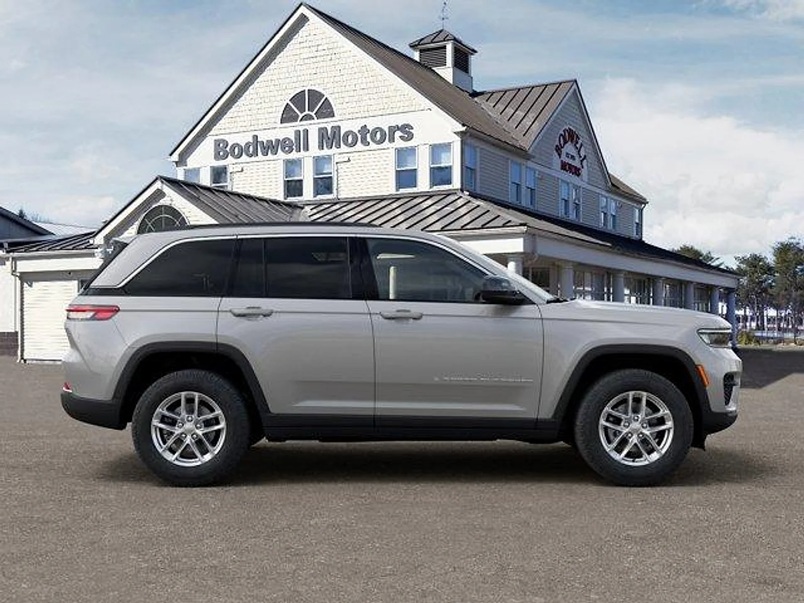 New 2026 Silver Zynith Exterior Paint Jeep Altitude 4x4 image 21