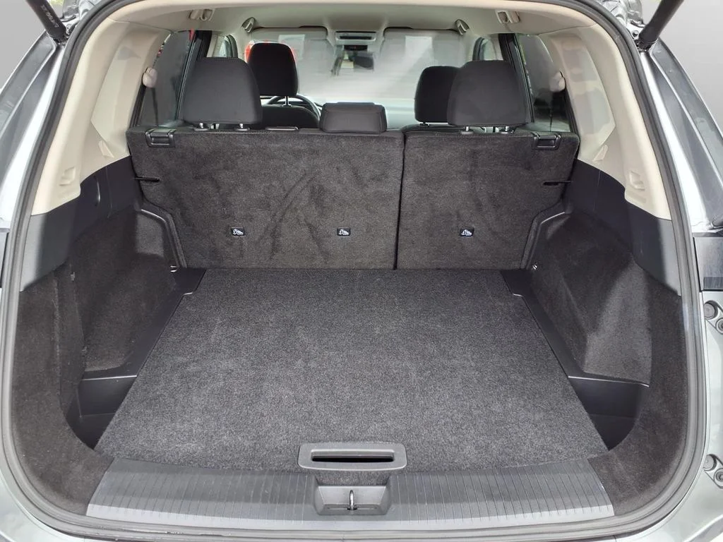 Used 2025 Gray Nissan SV image 28