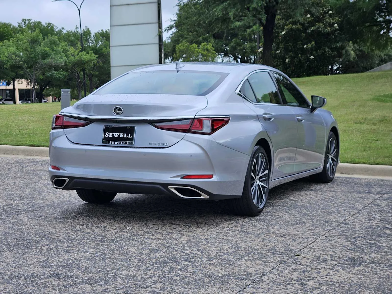 Certified Used 2025 IRIDIUM Lexus  image 4
