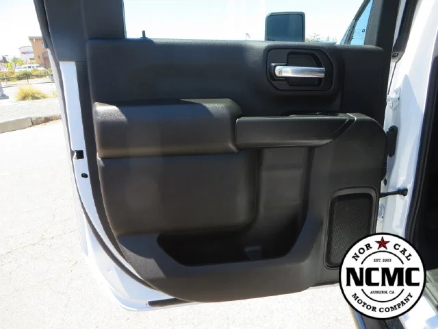 Used 2025 White Chevrolet Work Truck image 33