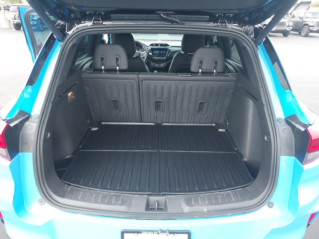 Used 2023 Blue Chevrolet RS image 9