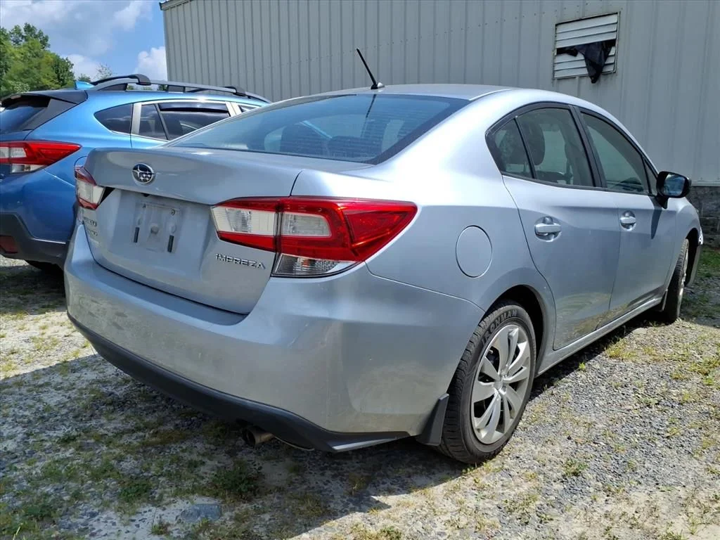 Used 2019 Silver Subaru 2.0i image 4
