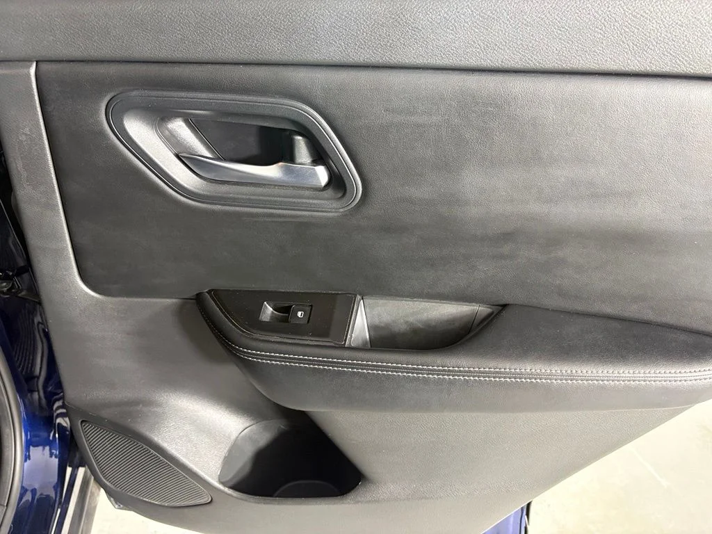 Used 2024 Blue Nissan SV image 18