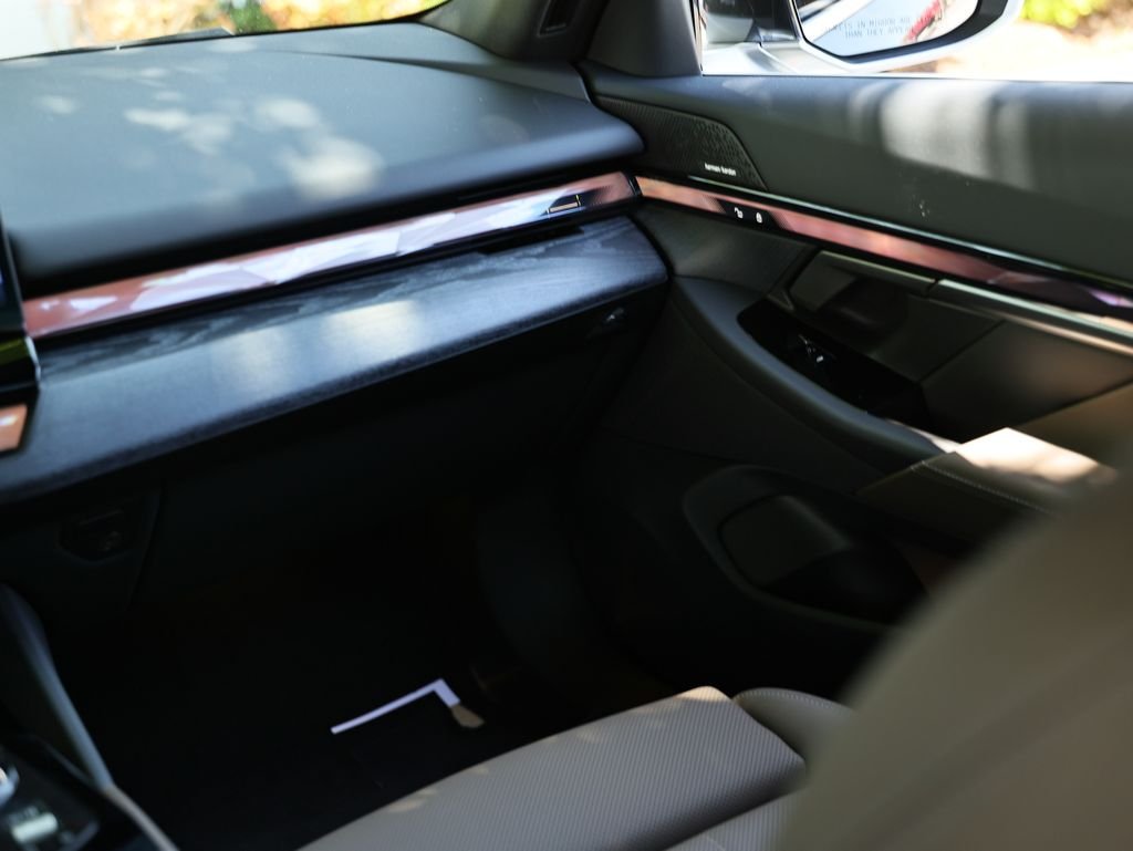 New 2027 Dark Graphite Metallic BMW 530i image 29