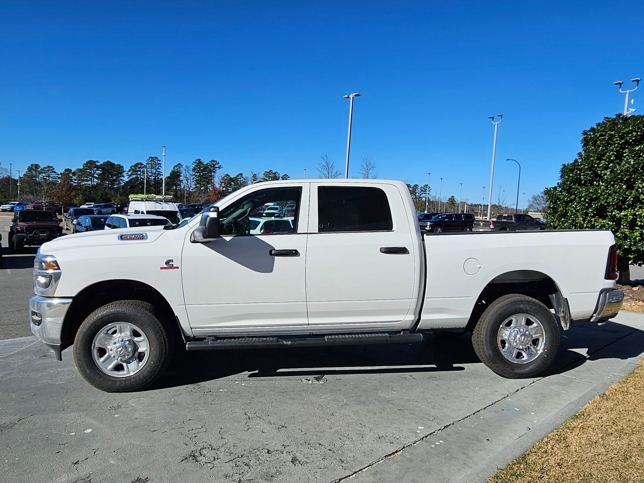 New 2026 Bright White Clear-Coat Exterior Paint RAM Tradesman image 4