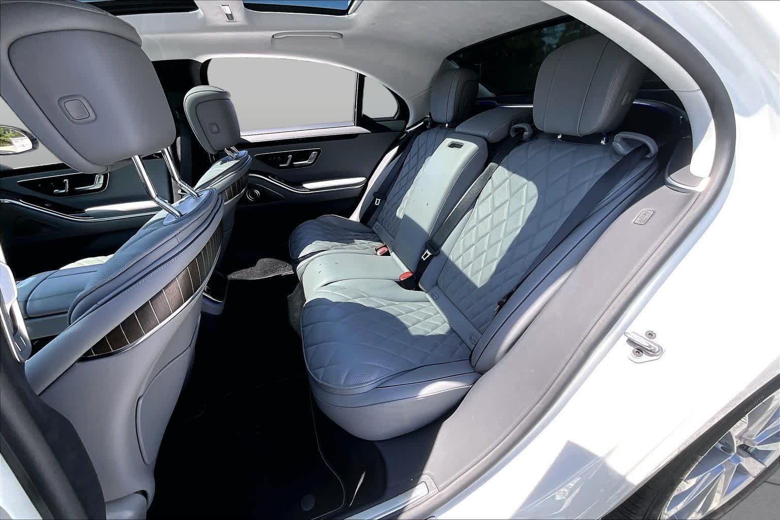 Used 2022 MANUFAKTUR Diamond White Mercedes-Benz S 500 image 21