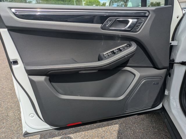 Used 2025 White Porsche Base image 25