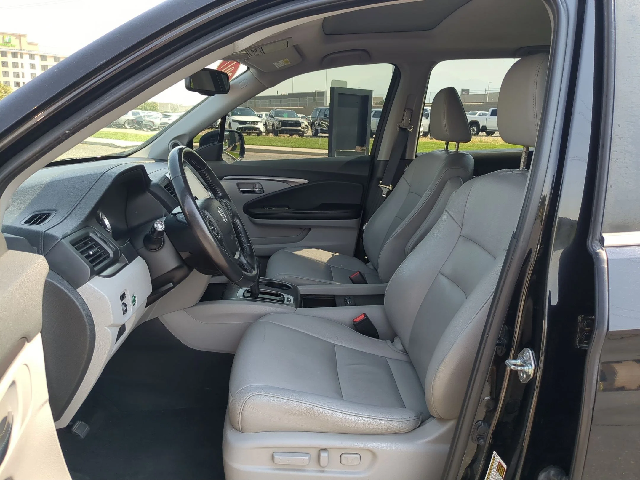 Used 2017 Modern Steel Metallic Honda EX-L image 23