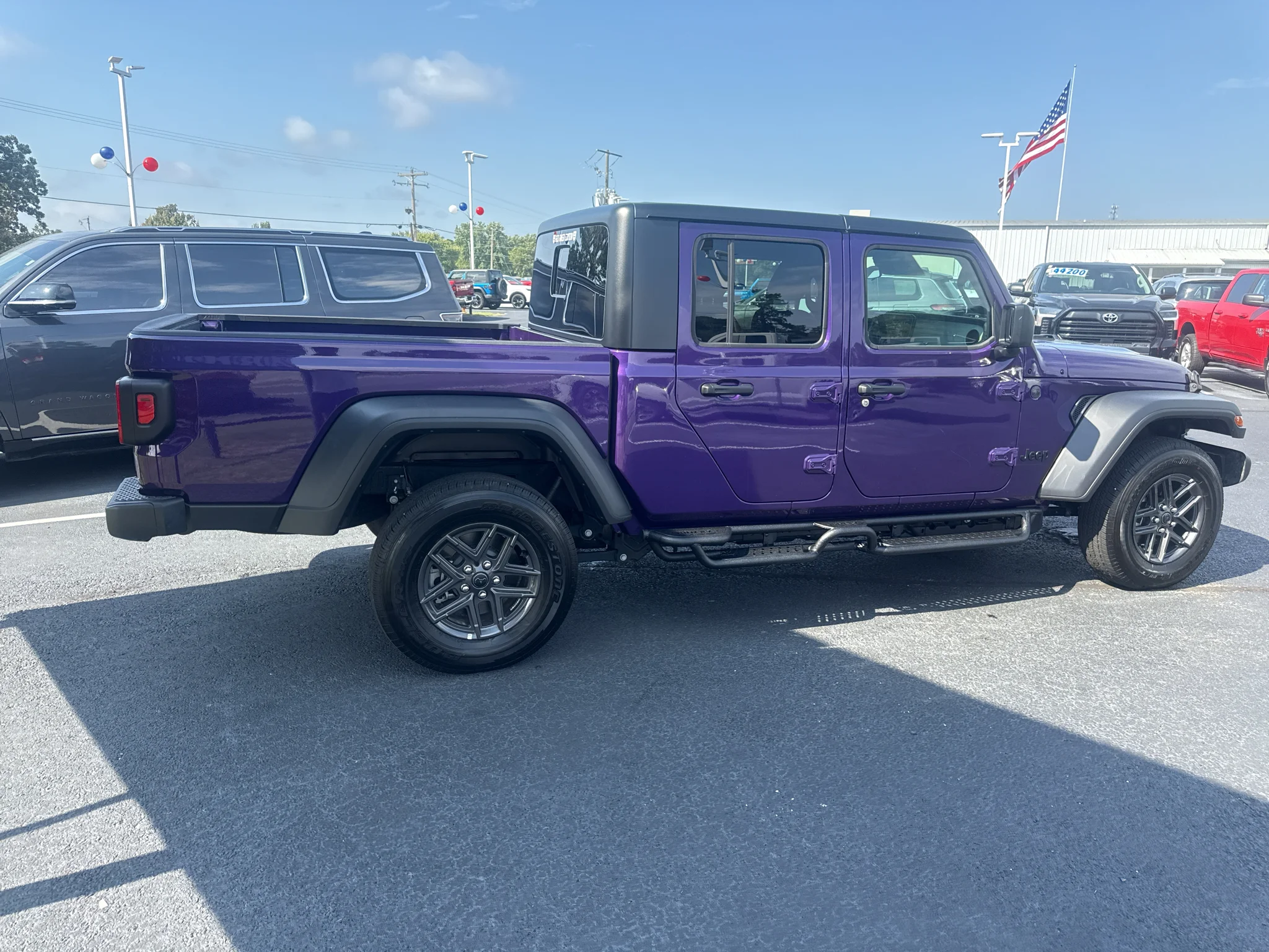 Used 2026 Reign Jeep Sport S image 4
