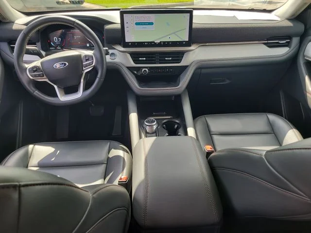 Used 2025 Silver Ford Active image 17